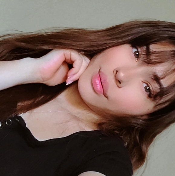 Meet your Posher, Liz - Picture 1 of 1